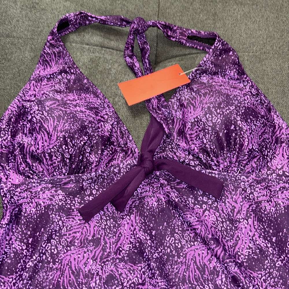 NWT small swimtop with halter closure and boy short bottom by Jose LLC - Picture 3 of 15